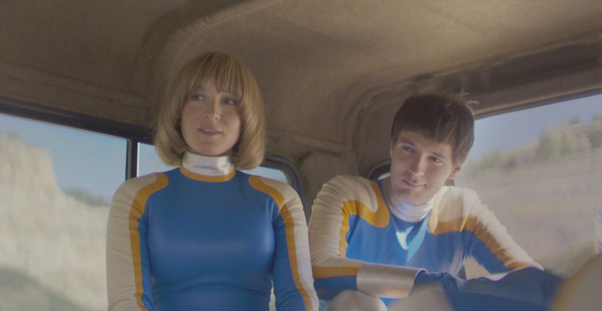 Crítica de “Fumar provoca tos”: Un viaje por el desconcertante imaginario de Quentin Dupieux 