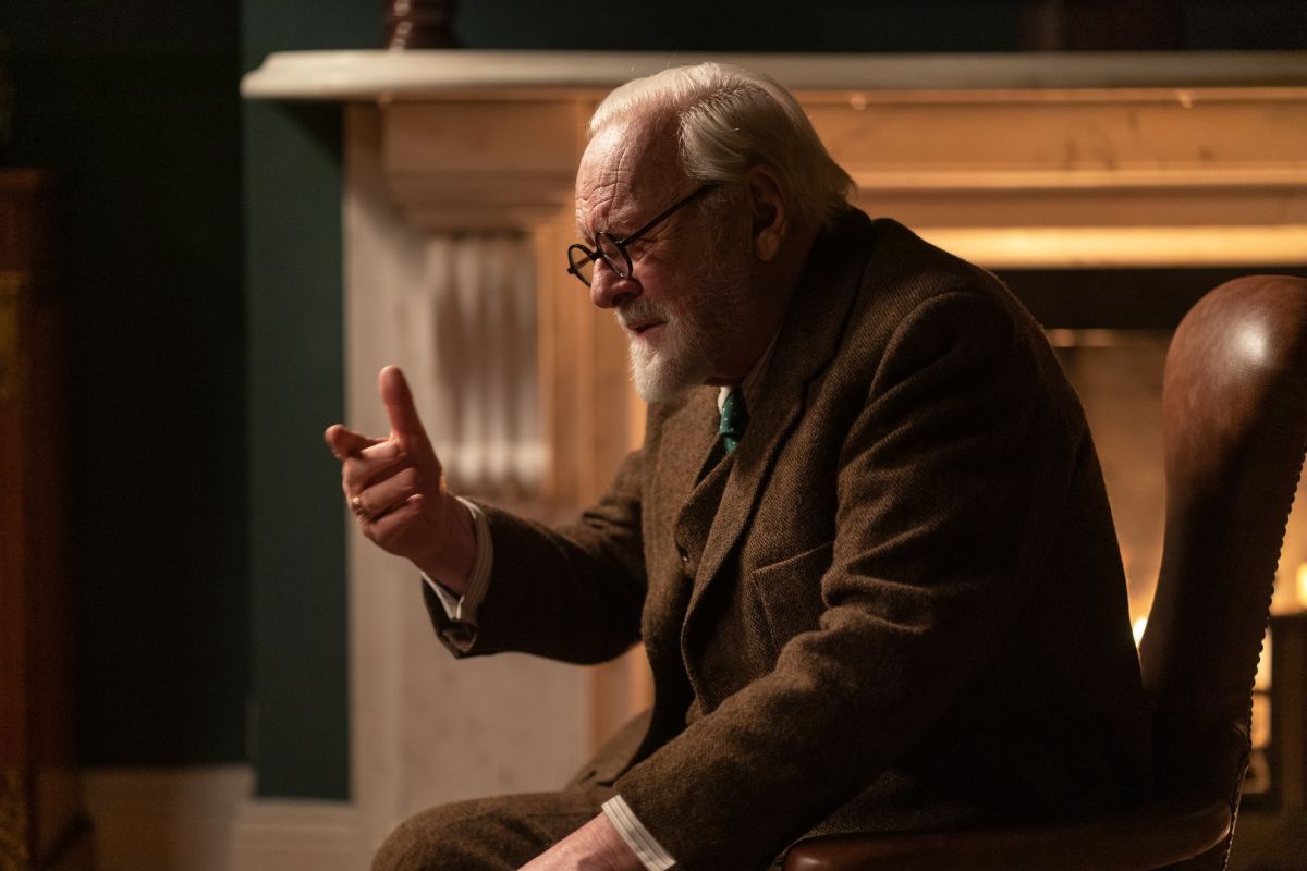 Crítica de “La última sesión de Freud”: Anthony Hopkins entre la discusión teológica y el melodrama