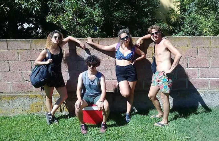 Crítica de "Nos volveremos a encontrar un día de sol": Las buenas intenciones de  Juan Cruz Dieguez para un encuentro fugaz