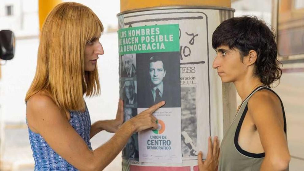 Crítica de "Te estoy amando locamente" o cuando la lucha por la libertad se convierte en celebración