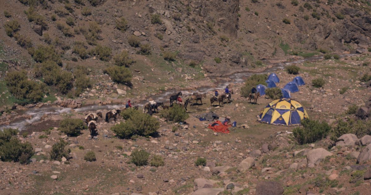 Crítica de "Paisaje Épico": La montaña como lienzo de historia y arte