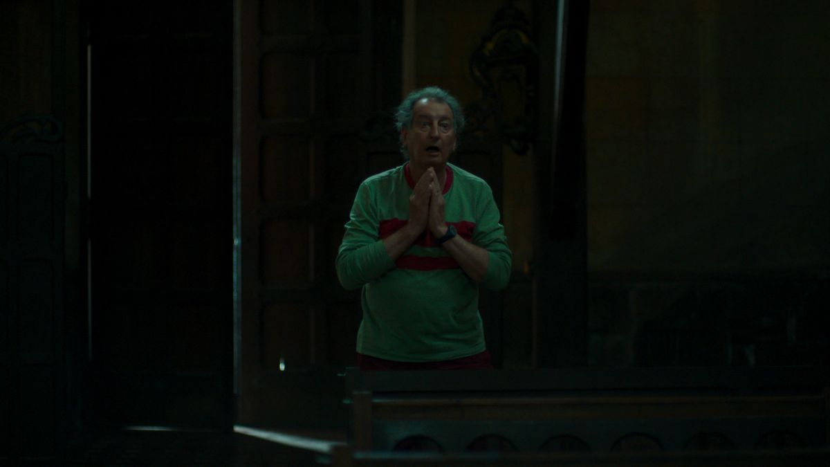 Crítica de "Crónicas de una santa errante": Mónica Villa en un viaje trágico-cómico entre lo divino y lo terrenal