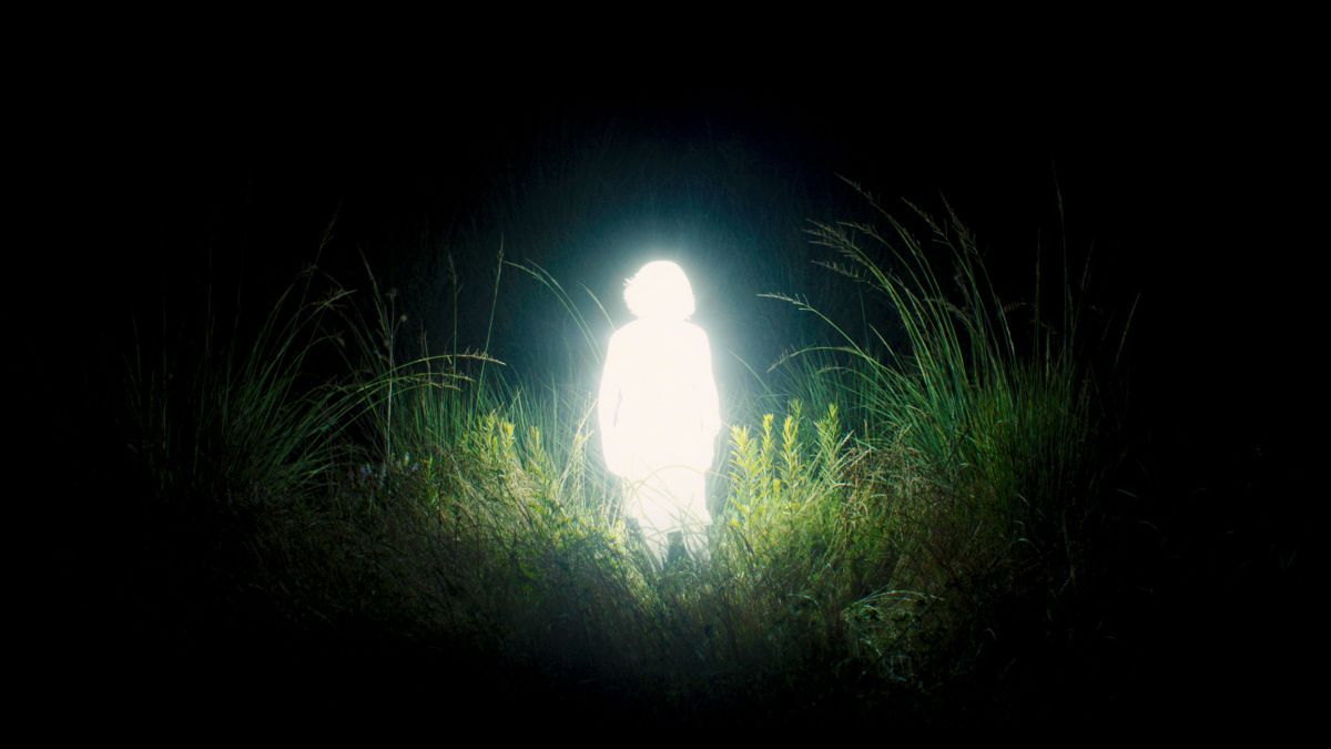 Crítica de "Crónicas de una santa errante": Mónica Villa en un viaje trágico-cómico entre lo divino y lo terrenal