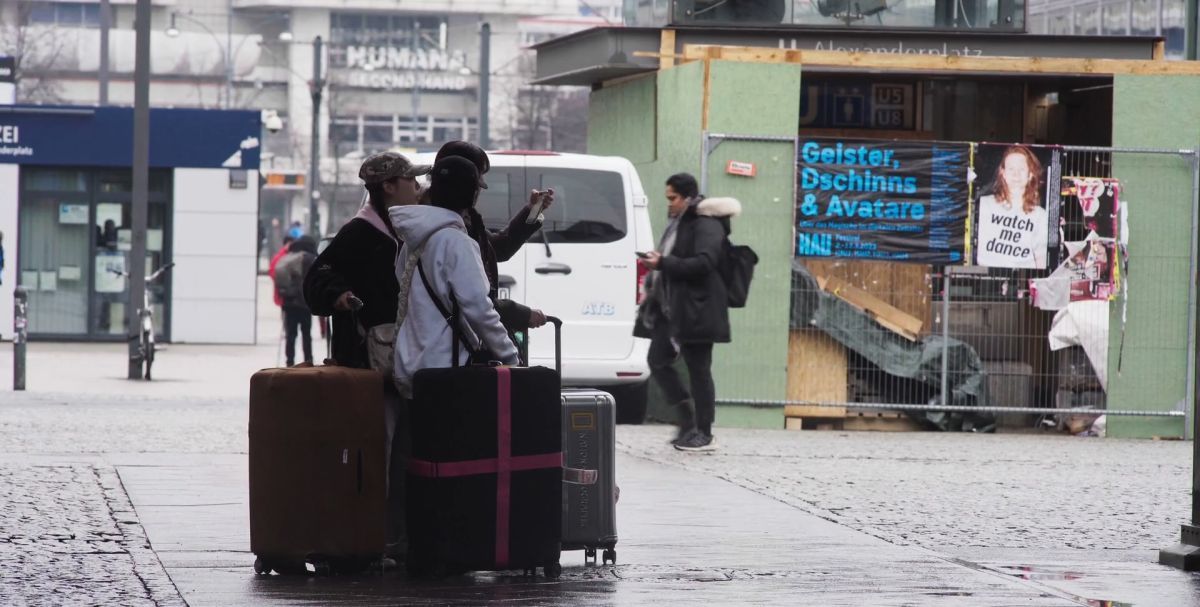 Crítica de “Cabeza parlante, boca muda”: un ejercicio de memoria en busca de la identidad
