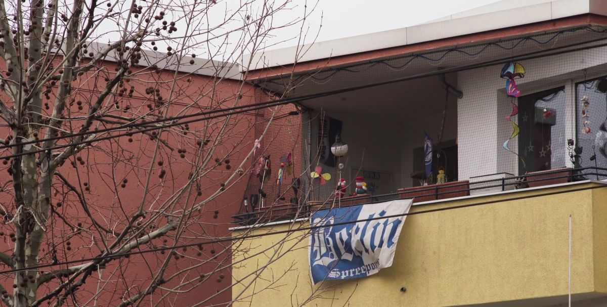 Crítica de “Cabeza parlante, boca muda”: un ejercicio de memoria en busca de la identidad