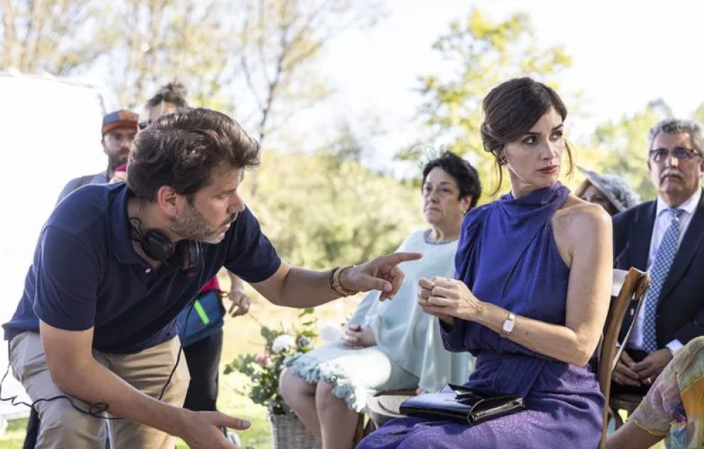 Crítica de "No puedo vivir sin ti": Cuando la adicción al celular de Adrián Suar arruina el cine familiar