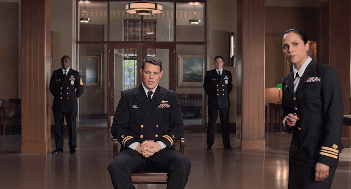 Crítica de "El motín del Caine": El último juicio de William Friedkin con Kiefer Sutherland