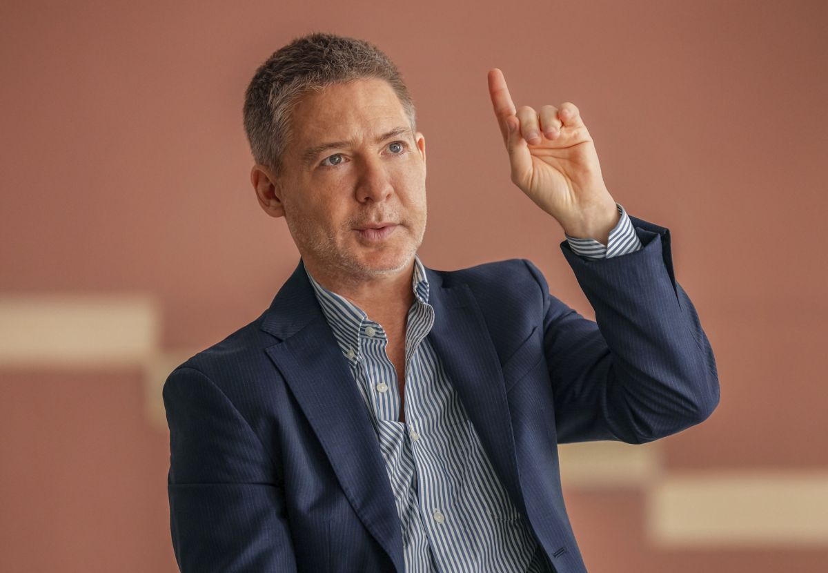 Crítica de "No puedo vivir sin ti": Cuando la adicción al celular de Adrián Suar arruina el cine familiar