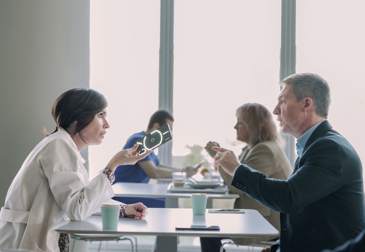 Crítica de "No puedo vivir sin ti": Cuando la adicción al celular de Adrián Suar arruina el cine familiar