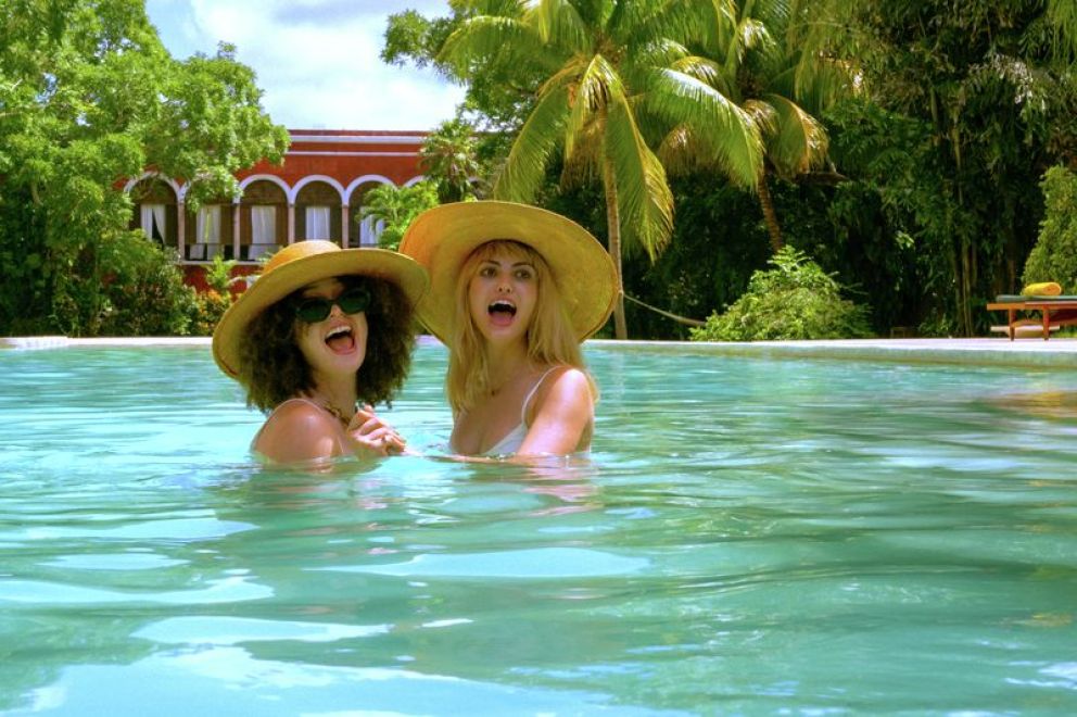 Crítica de “Parpadea dos veces”: Naomi Ackie y Channing Tatum entre el lujo y el horror