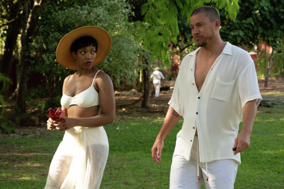 Crítica de “Parpadea dos veces”: Naomi Ackie y Channing Tatum entre el lujo y el horror