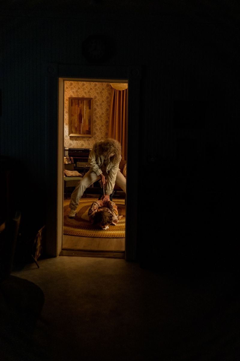 Crítica de "Longlegs: Coleccionista de almas": El terror psicológico se apodera de Nicolas Cage