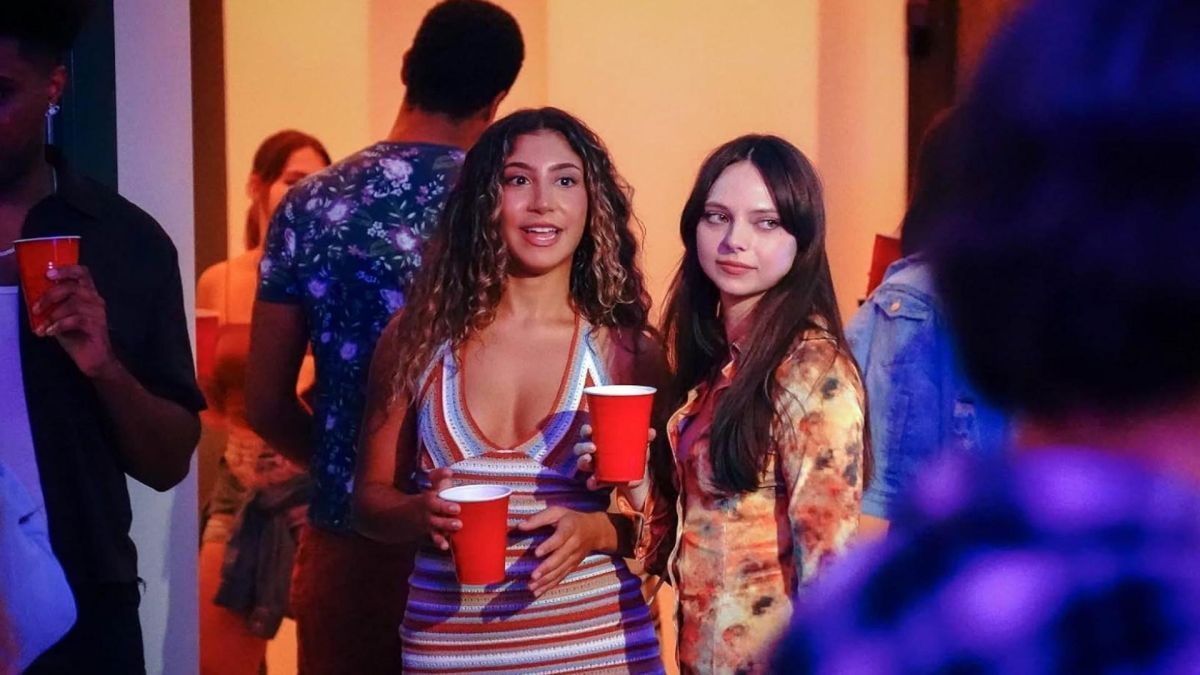 Crítica de "Inexpertos": Una fiesta adolescente que falla en todos los frentes