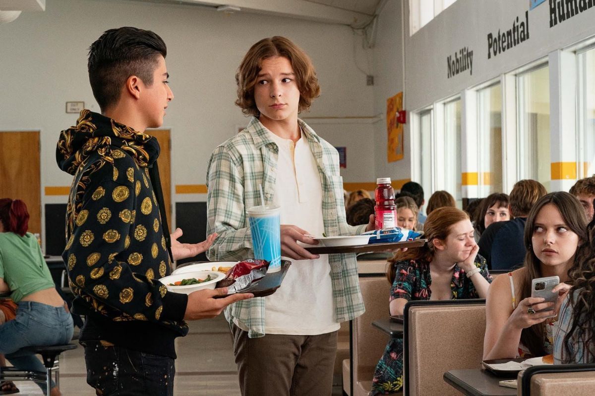 Crítica de "Inexpertos": Una fiesta adolescente que falla en todos los frentes