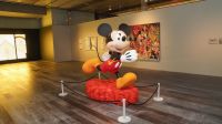 Buenos Aires recibe la primera exhibición de arte contemporáneo de Mickey Mouse en América Latina