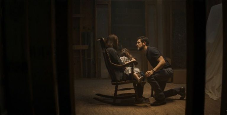 Crítica de “Alice gemela del Diablo”: Muñecas y maldiciones que se repiten