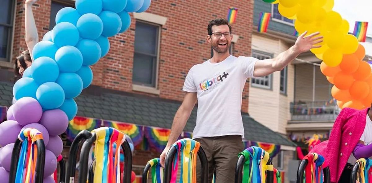 Crítica de "Bros: Más que amigos" y la revolución de las comedias románticas LGBTIQ+ en Hollywood