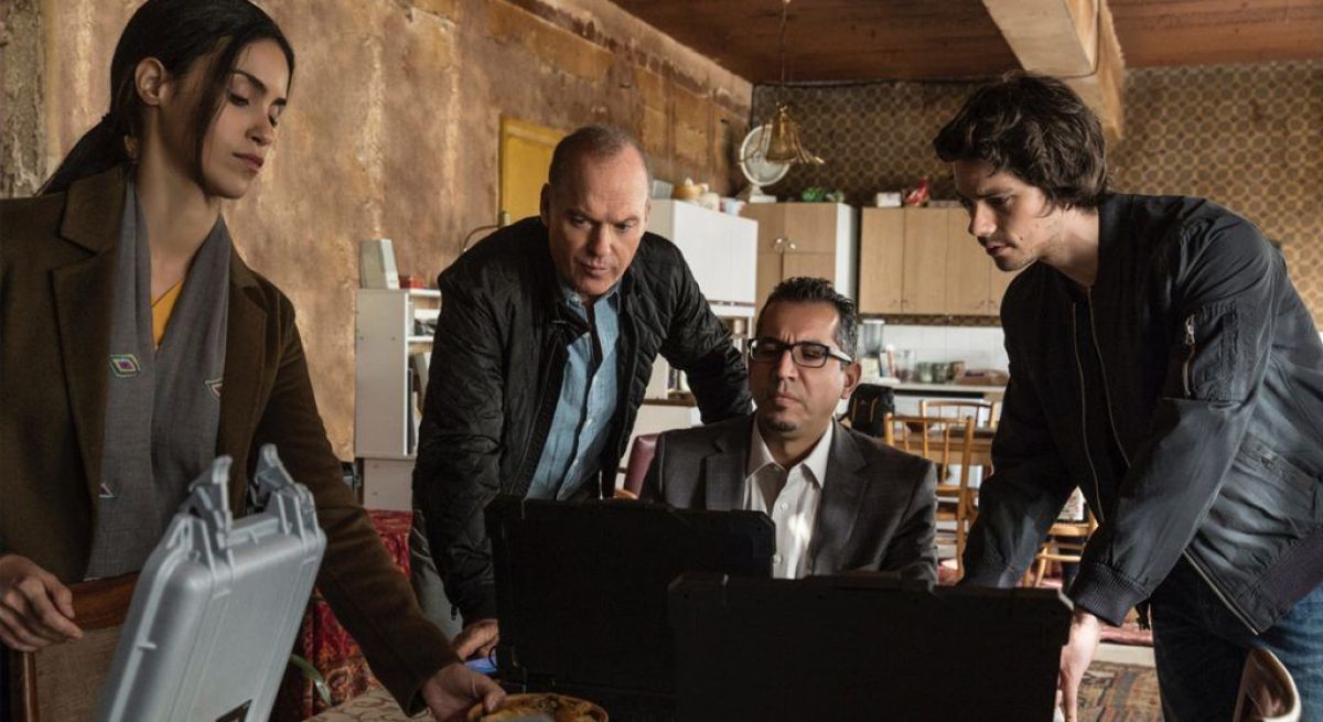 Crítica de “Asesino: Misión venganza”, thriller de espías con Michael Keaton