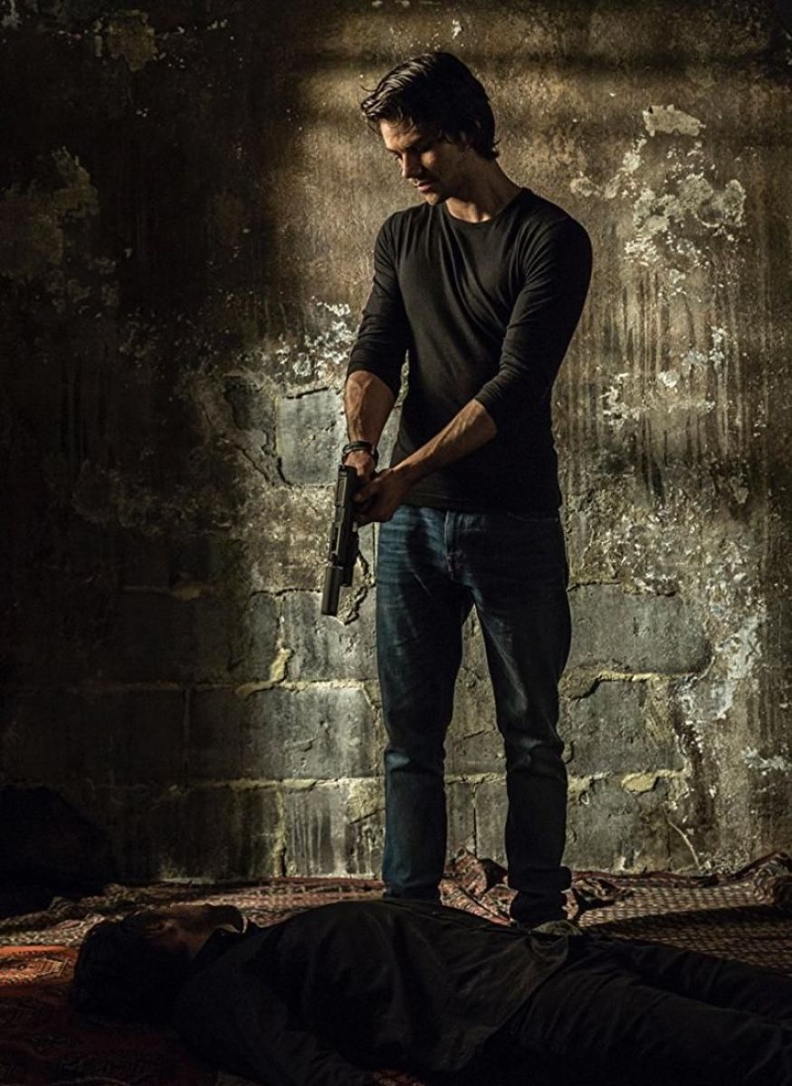 Crítica de “Asesino: Misión venganza”, thriller de espías con Michael Keaton