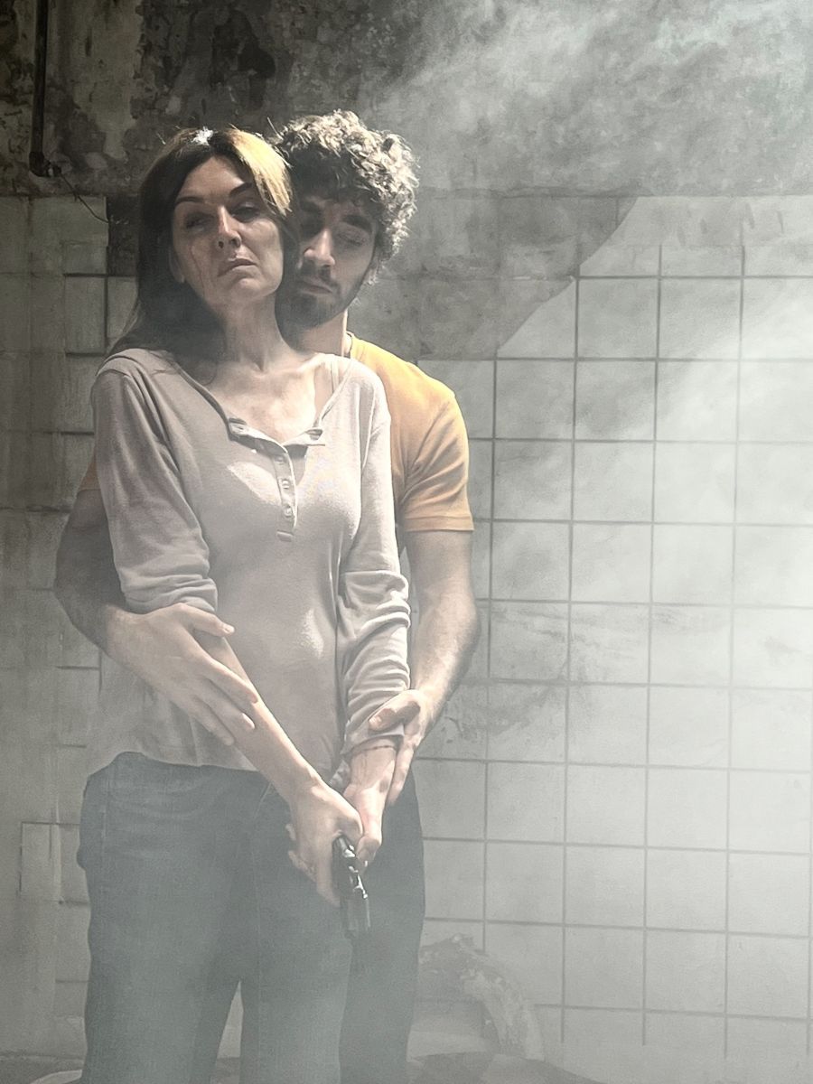 Crítica de "Una jirafa en el balcón": Andrea Frigerio y un viaje hacia los tiempos de la dictadura