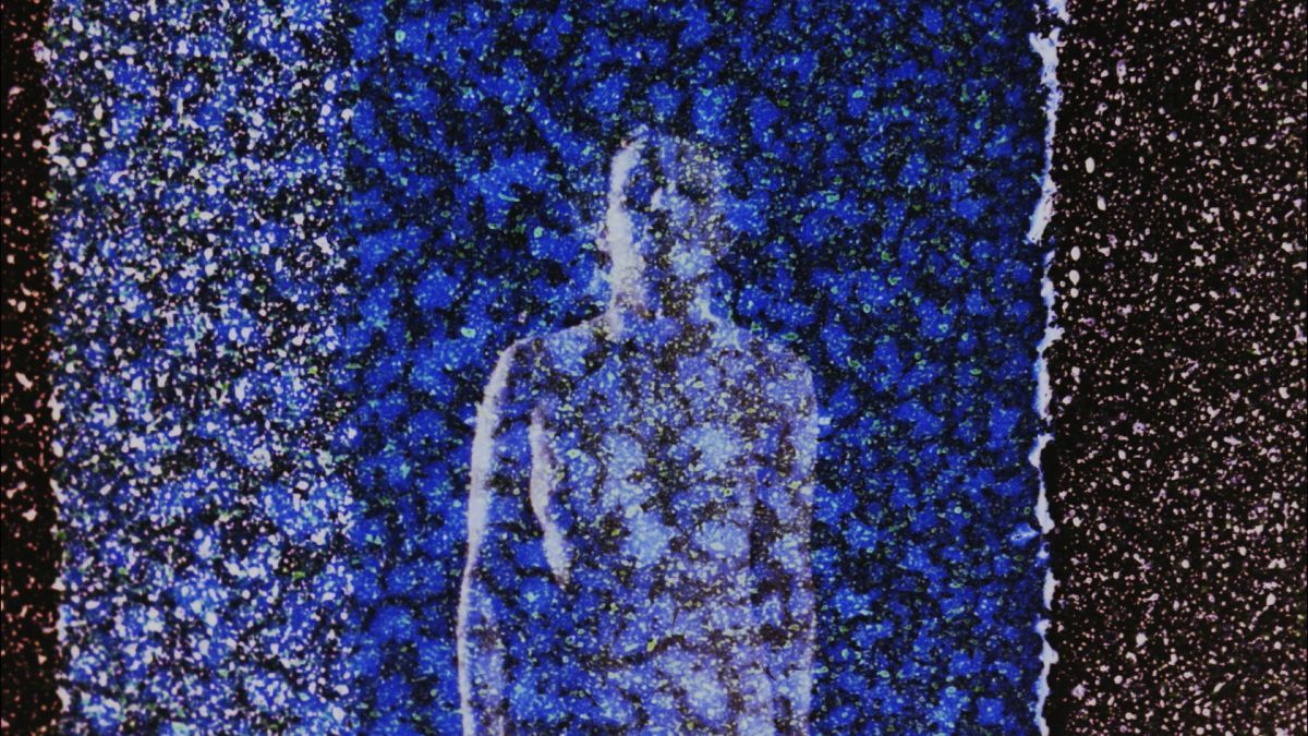 Crítica de “Historia universal”: Ernesto Baca y la manipulación mediática en clave experimental