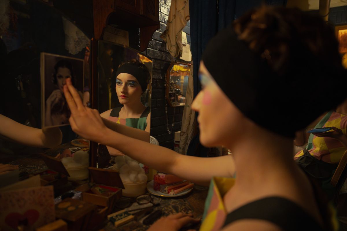 Crítica de "Departamento 7A": Julia Garner en la precuela de "El bebé de Rosemary"