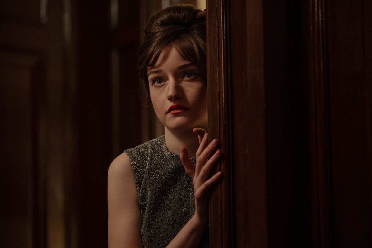 Crítica de "Departamento 7A": Julia Garner en la precuela de "El bebé de Rosemary"