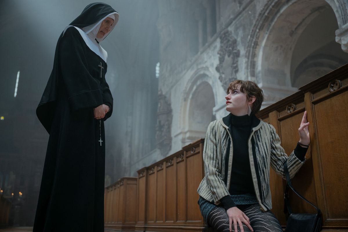 Crítica de "Departamento 7A": Julia Garner en la precuela de "El bebé de Rosemary"