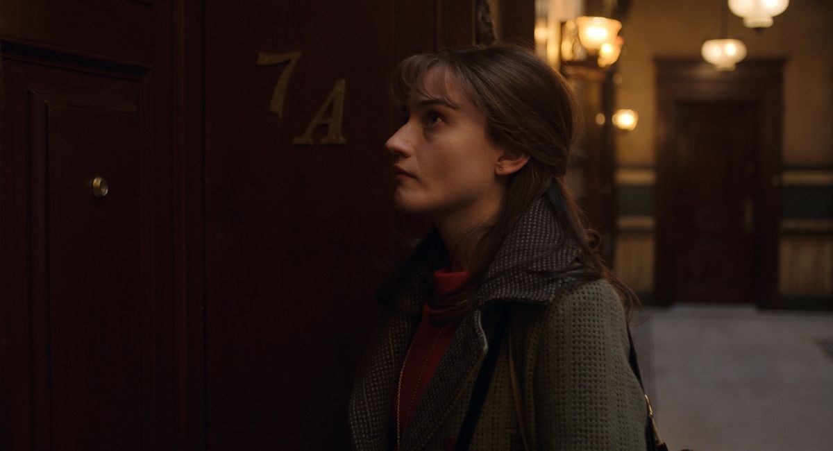 Crítica de "Departamento 7A": Julia Garner en la precuela de "El bebé de Rosemary"