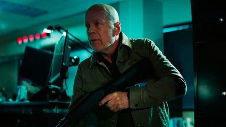 Crítica de “Sala de comunicaciones”: Bruce Willis y Kevin Dillon en otra película para el olvido