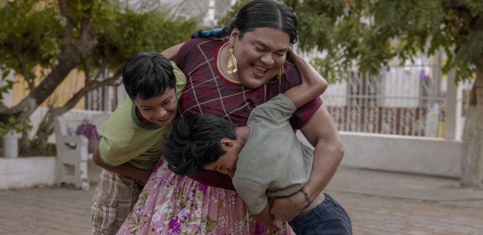 Crítica de "El secreto del río": Diego Calva profundiza en la diversidad sexual y la identidad cultural del México rural