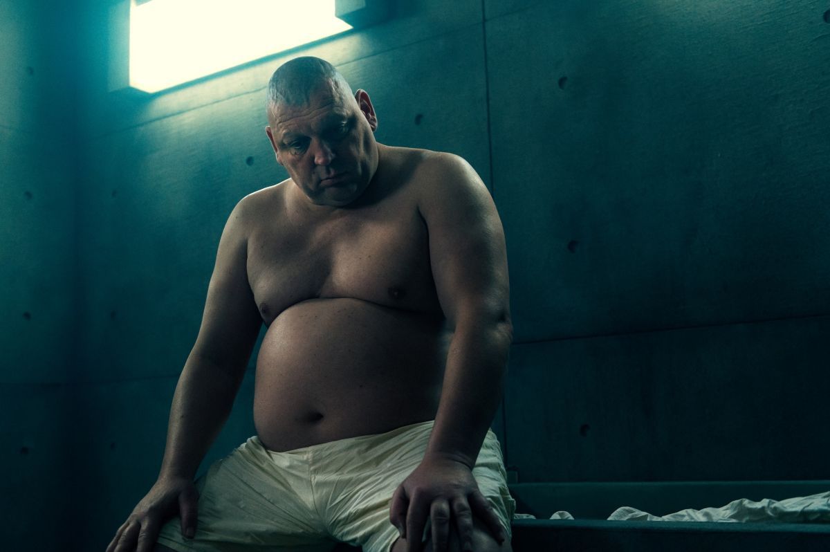 Crítica de "El Hoyo 2": Reglas y distracciones poéticas en una violenta secuela