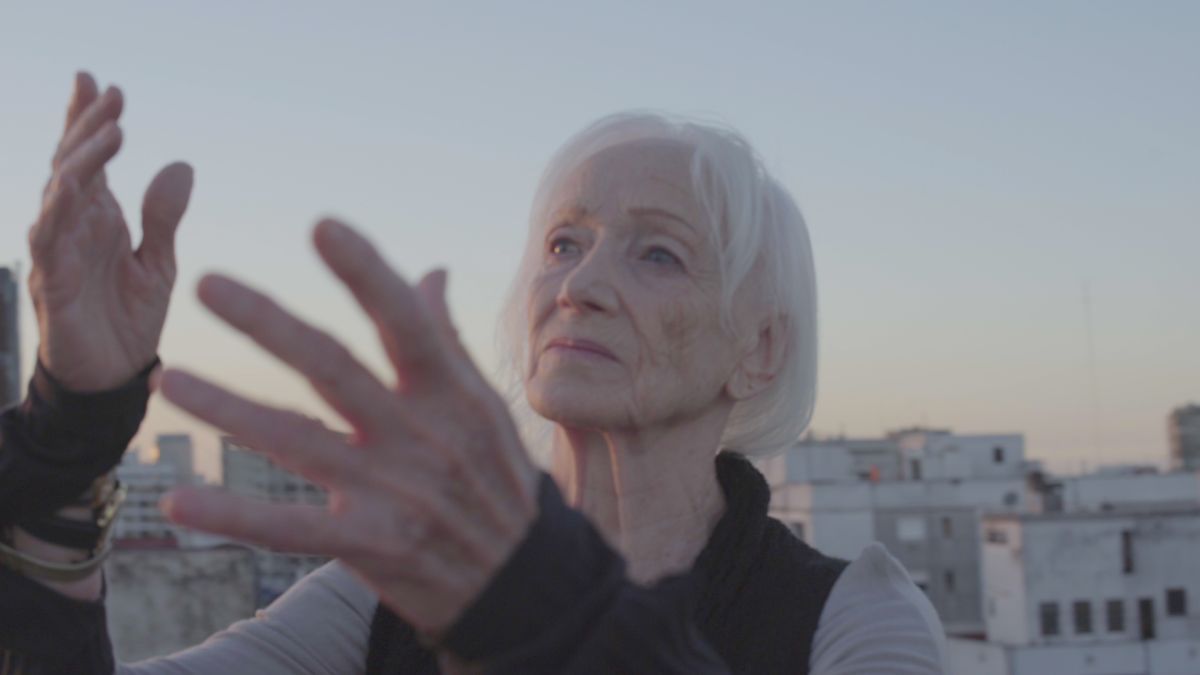 Crítica de “Electrocardiograma”: La sinergia entre danza y cine bajo la dirección de Valentina Camus