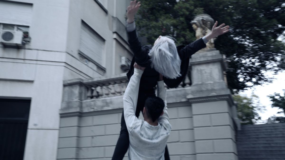 Crítica de “Electrocardiograma”: La sinergia entre danza y cine bajo la dirección de Valentina Camus