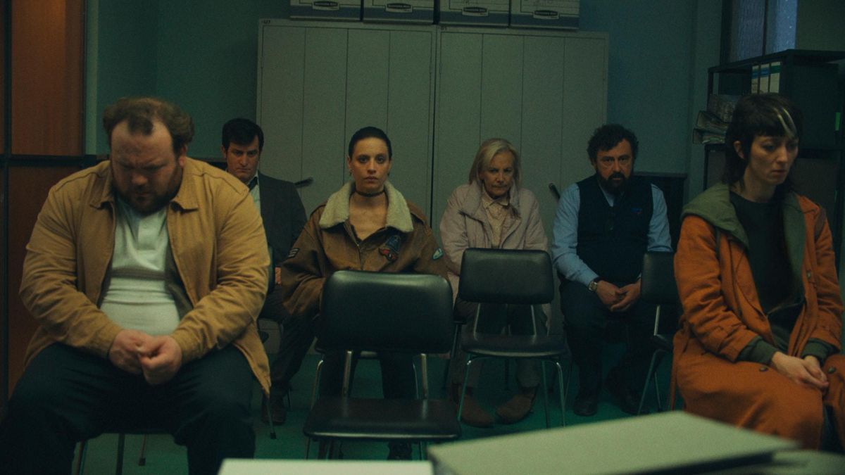 Crítica de "Tú también lo harías": Explorando la delgada línea entre héroe y delincuente en un thriller adictivo