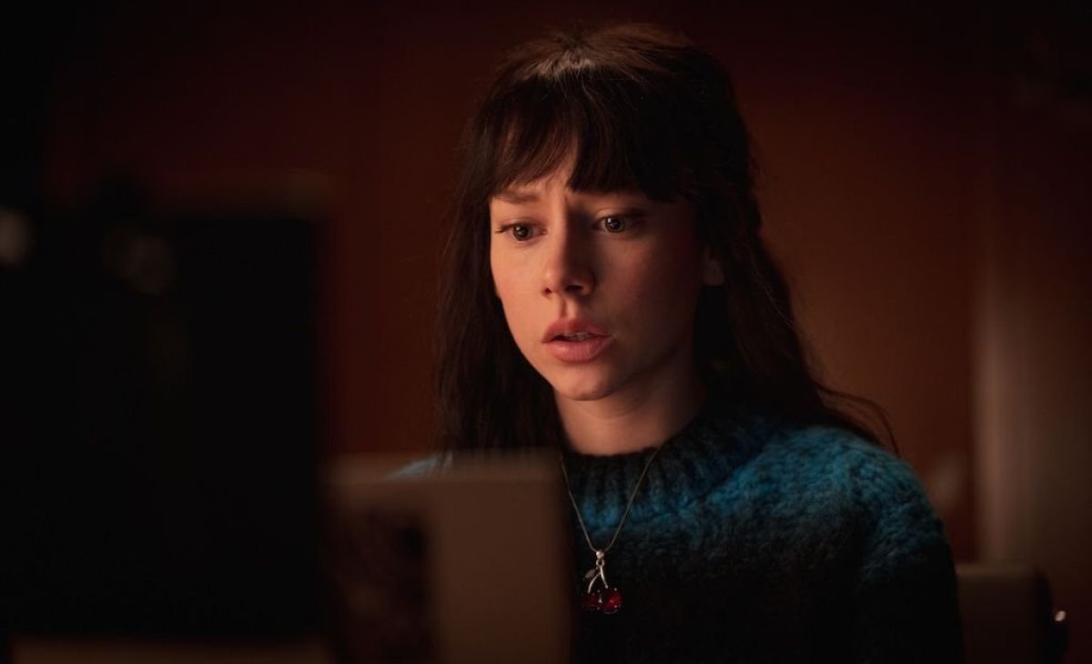 Crítica de "El llanto": Ester Expósito entre el misterio familiar y el terror sobrenatural