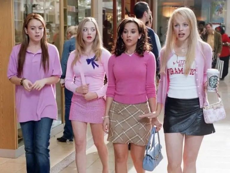 Crítica de "Chicas Pesadas (Mean Girls)": "Las plásticas" están de regreso a puro estilo musical