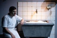 Crítica de "Viento Blanco": Mariano Saborido en la inmensidad de la rutina y el deseo