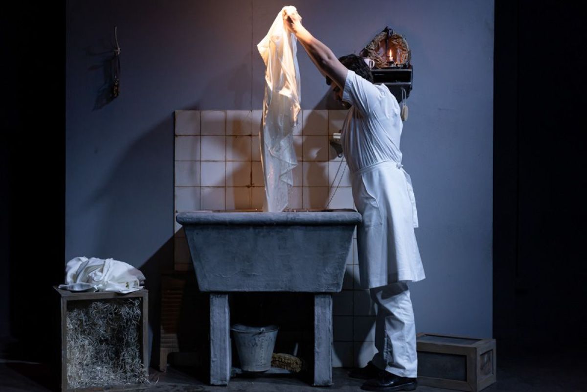 Crítica de "Viento Blanco": Mariano Saborido en la inmensidad de la rutina y el deseo