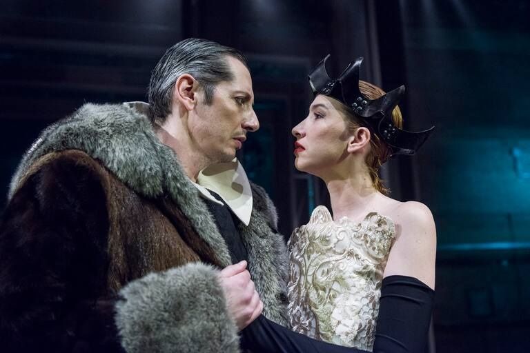 Detrás de Eduardo II, Gaveston, Isabel y Mortimer: un viaje teatral junto a Agustín Pardella, Eddy García, Sofía Gala Castiglione y Patricio Aramburu