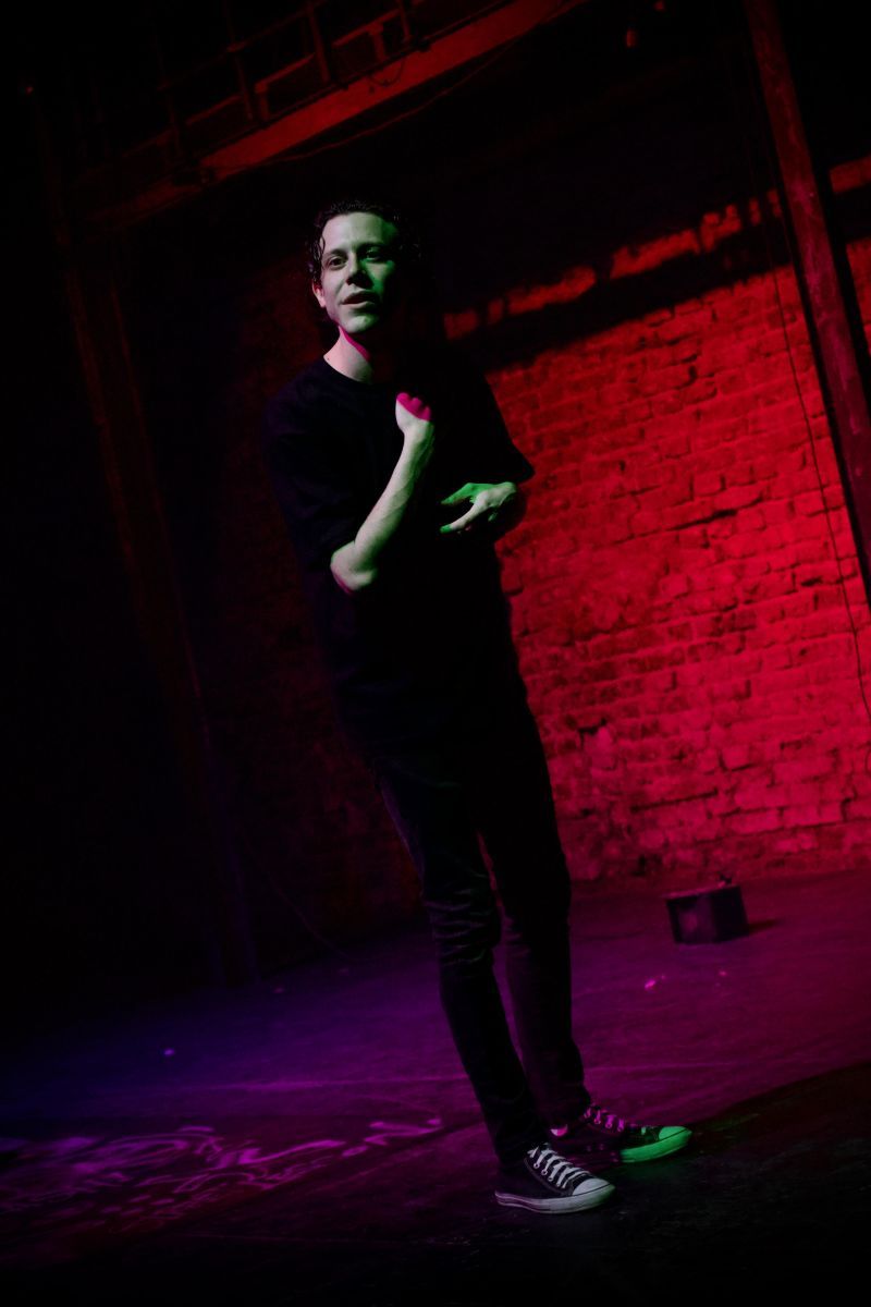 Crítica de "Souvenir de Mar": Alan Madanes y la profunda exploración del amor, el deseo y la nostalgia