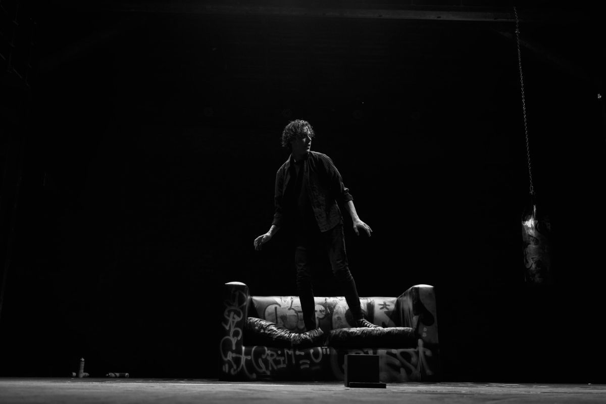 Crítica de "Souvenir de Mar": Alan Madanes y la profunda exploración del amor, el deseo y la nostalgia