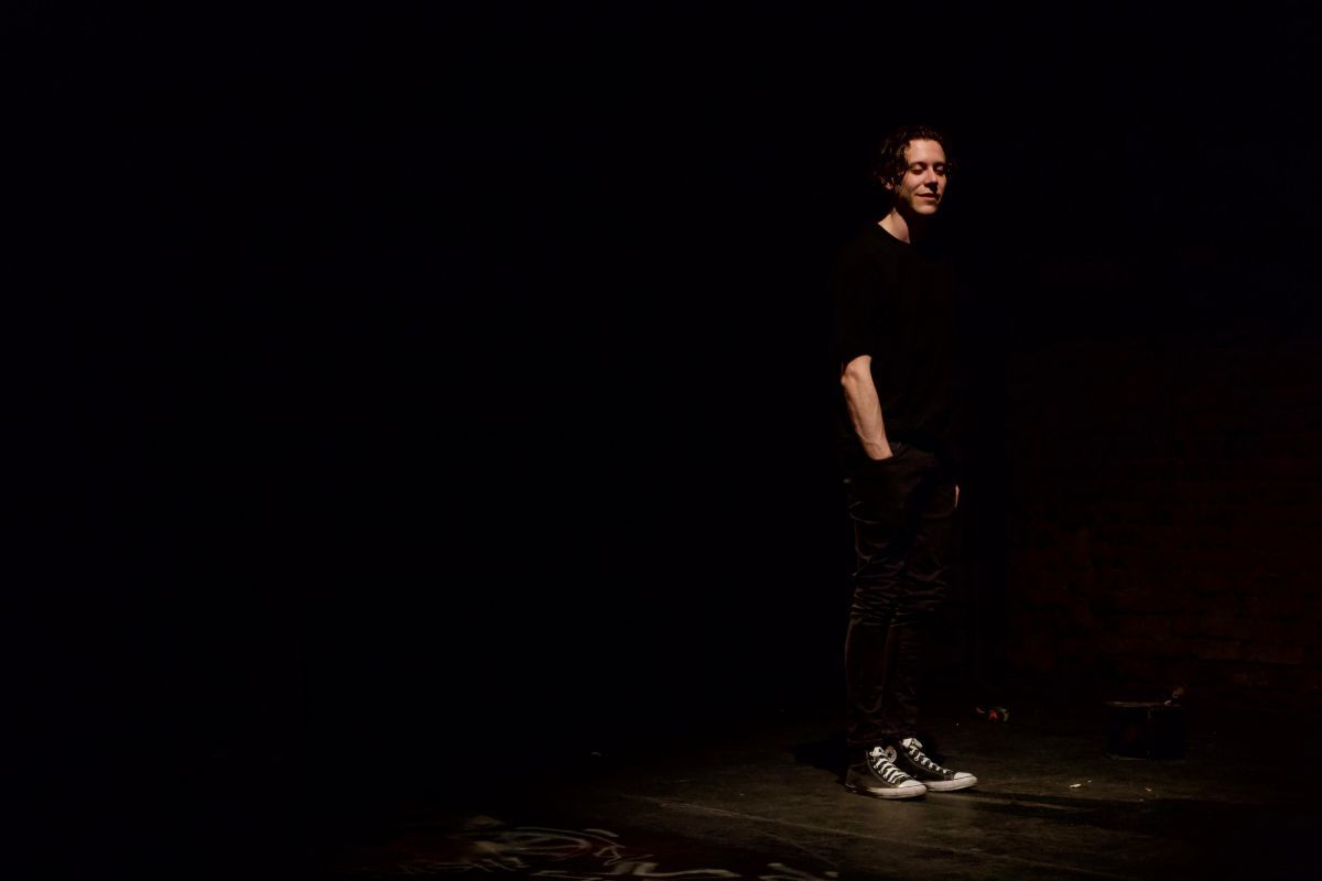 Crítica de "Souvenir de Mar": Alan Madanes y la profunda exploración del amor, el deseo y la nostalgia