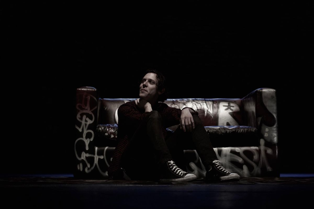 Crítica de "Souvenir de Mar": Alan Madanes y la profunda exploración del amor, el deseo y la nostalgia