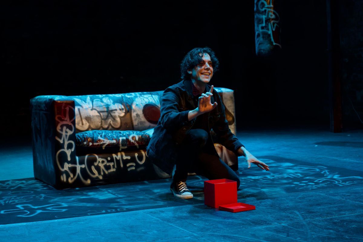 Crítica de "Souvenir de Mar": Alan Madanes y la profunda exploración del amor, el deseo y la nostalgia