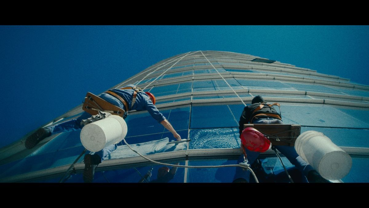 Crítica de “Reflejado”: Juan Baldana y una mirada cruda a la soledad y el vacío existencial