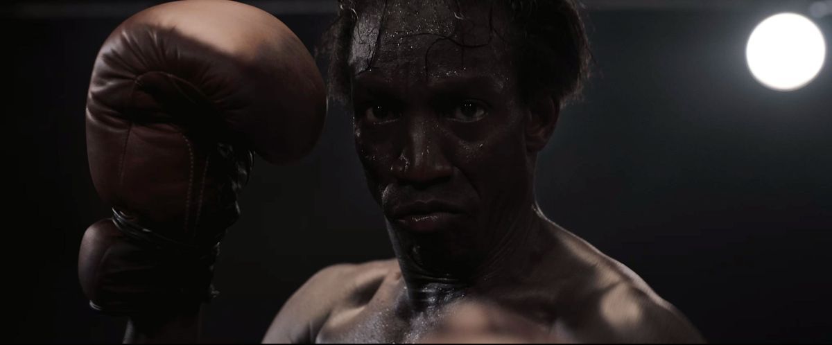 Crítica de "Brown": La historia del boxeador que luchó contra el racismo y la homofobia