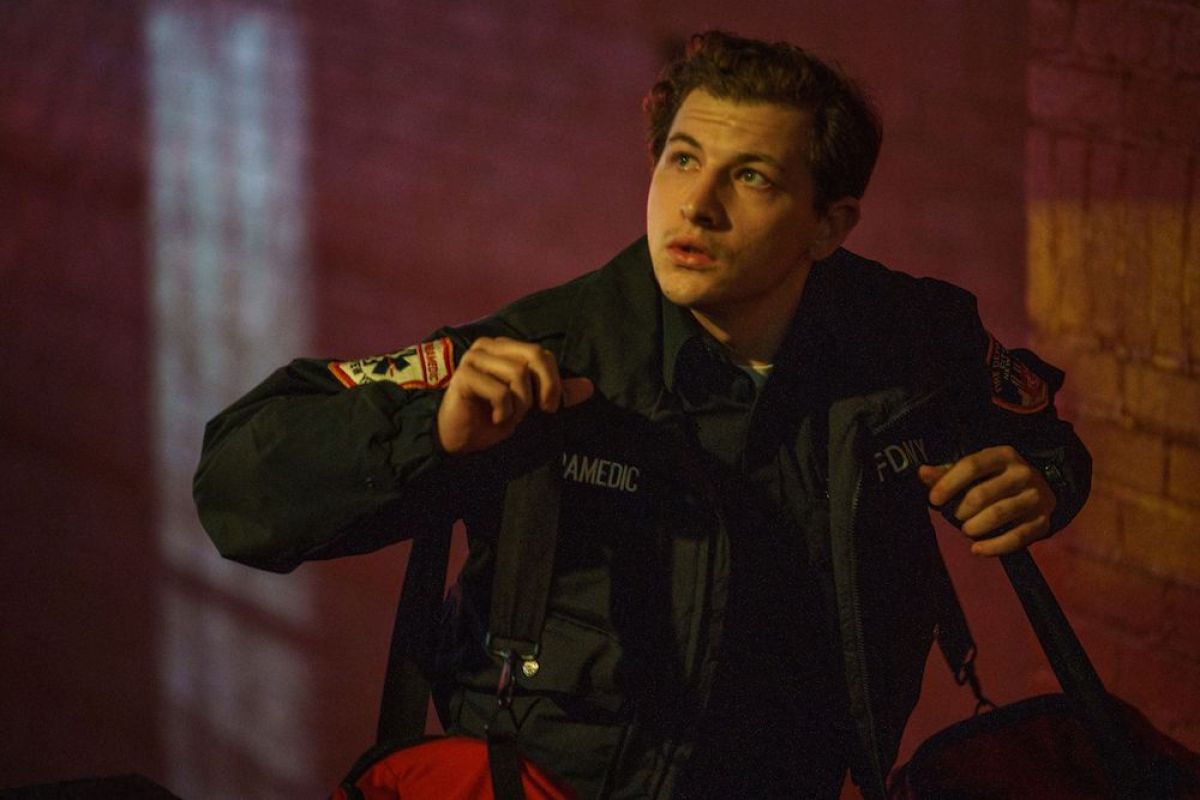 Crítica de “Ciudad de asfalto”: Tye Sheridan y Sean Penn en una cruda exploración del drama paramédico