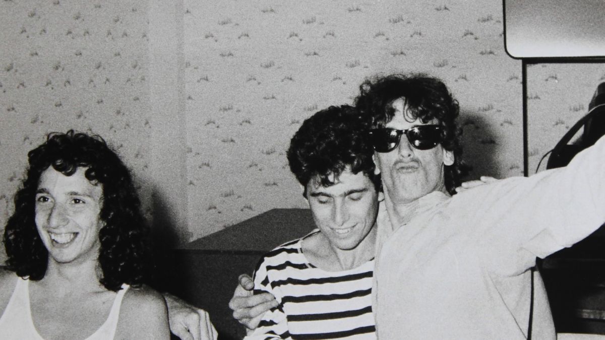 Crítica de “El agujerito”: Documental sobre la emblemática disquería de rock del centro porteño