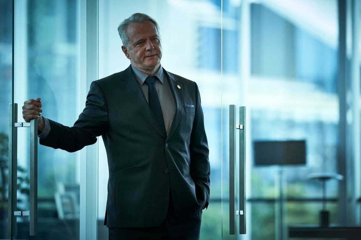 Crítica de “Luz negra”: Liam Neeson en un thriller del creador de “Ozark”